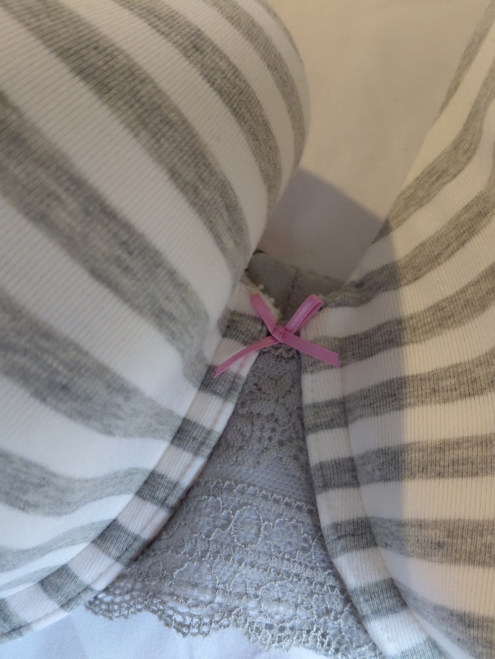 46DDD NWT Cacique Gray and White Striped Lace Trim Bra with Pink Bow